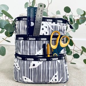 NWOT LeSportSac 3-Zip Pouch Bag